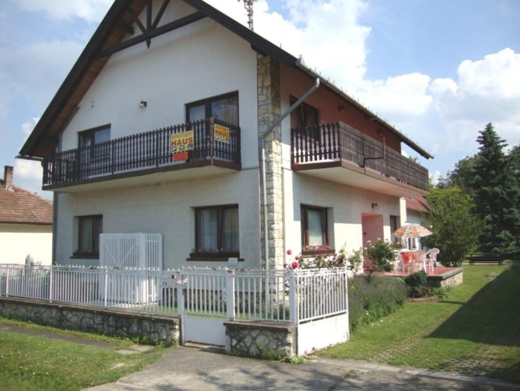 דירות Balatonboglár Gyongyvirag Vendeghaz חדר תמונה