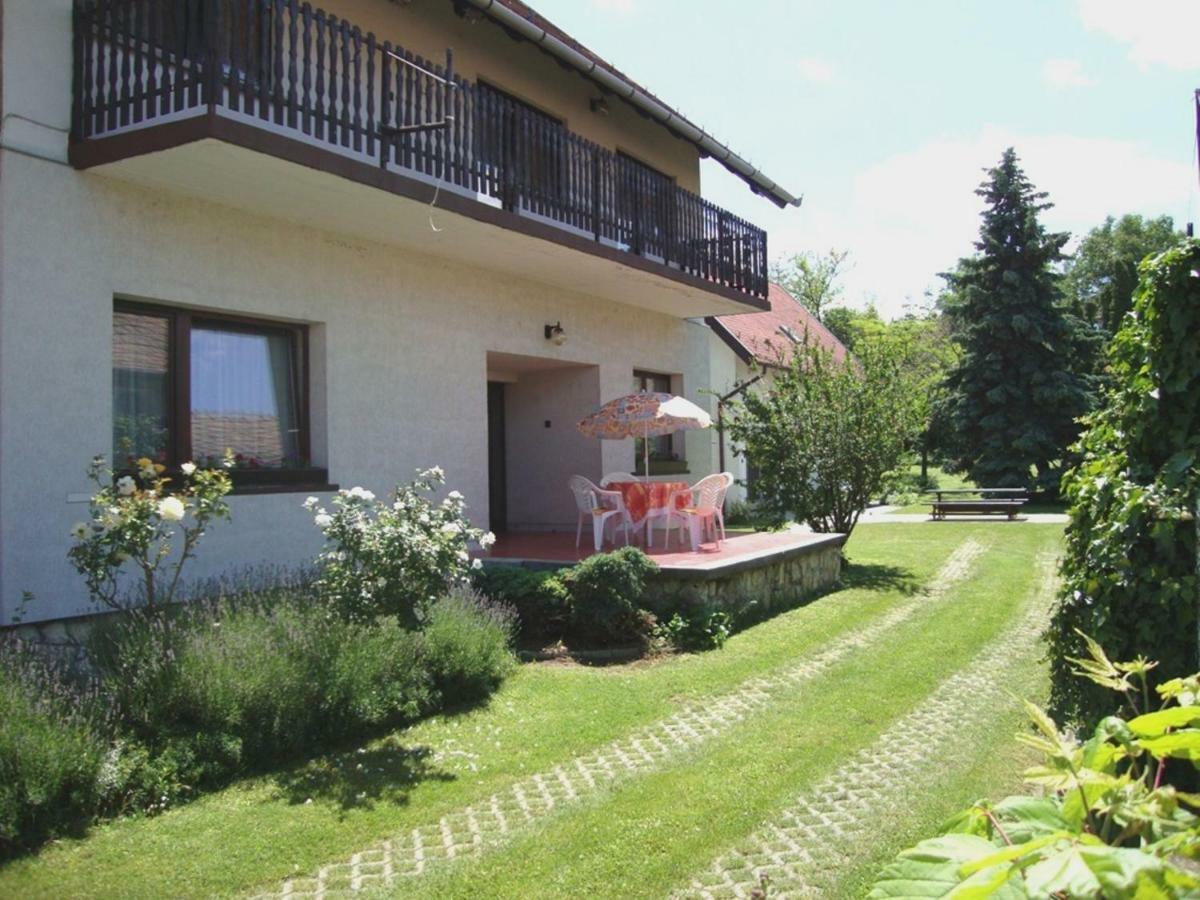 דירות Balatonboglár Gyongyvirag Vendeghaz מראה חיצוני תמונה